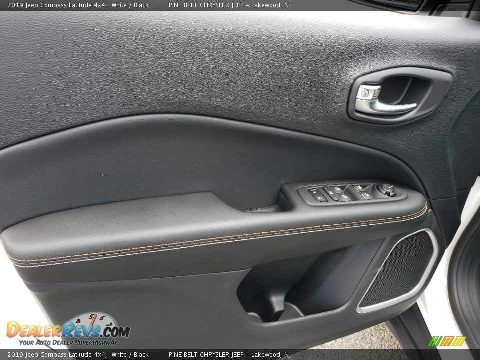 2019 Jeep Compass Latitude 4x4 White / Black Photo #8