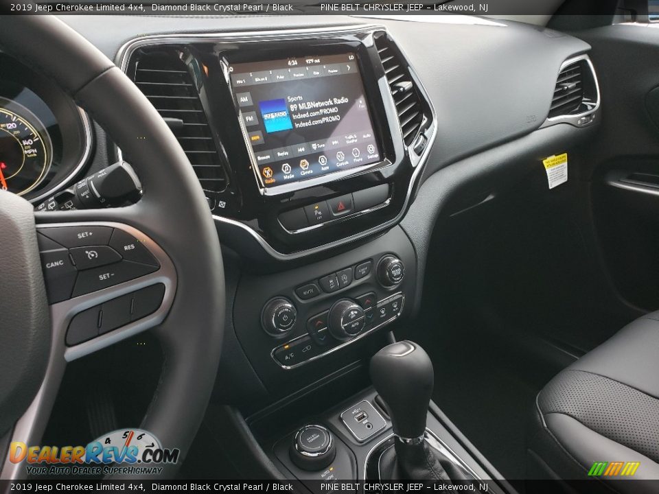 2019 Jeep Cherokee Limited 4x4 Diamond Black Crystal Pearl / Black Photo #10