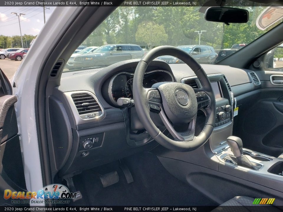 2020 Jeep Grand Cherokee Laredo E 4x4 Bright White / Black Photo #7
