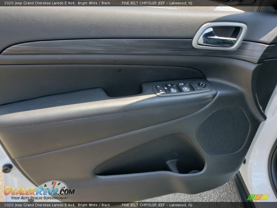 2020 Jeep Grand Cherokee Laredo E 4x4 Bright White / Black Photo #8