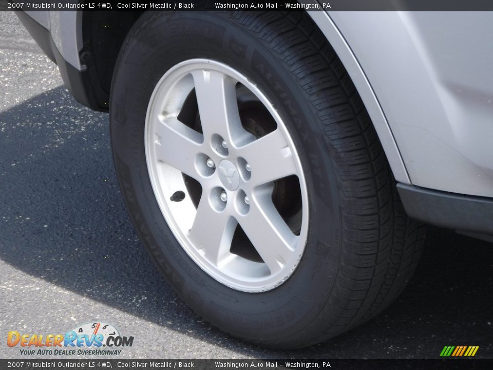 2007 Mitsubishi Outlander LS 4WD Cool Silver Metallic / Black Photo #3
