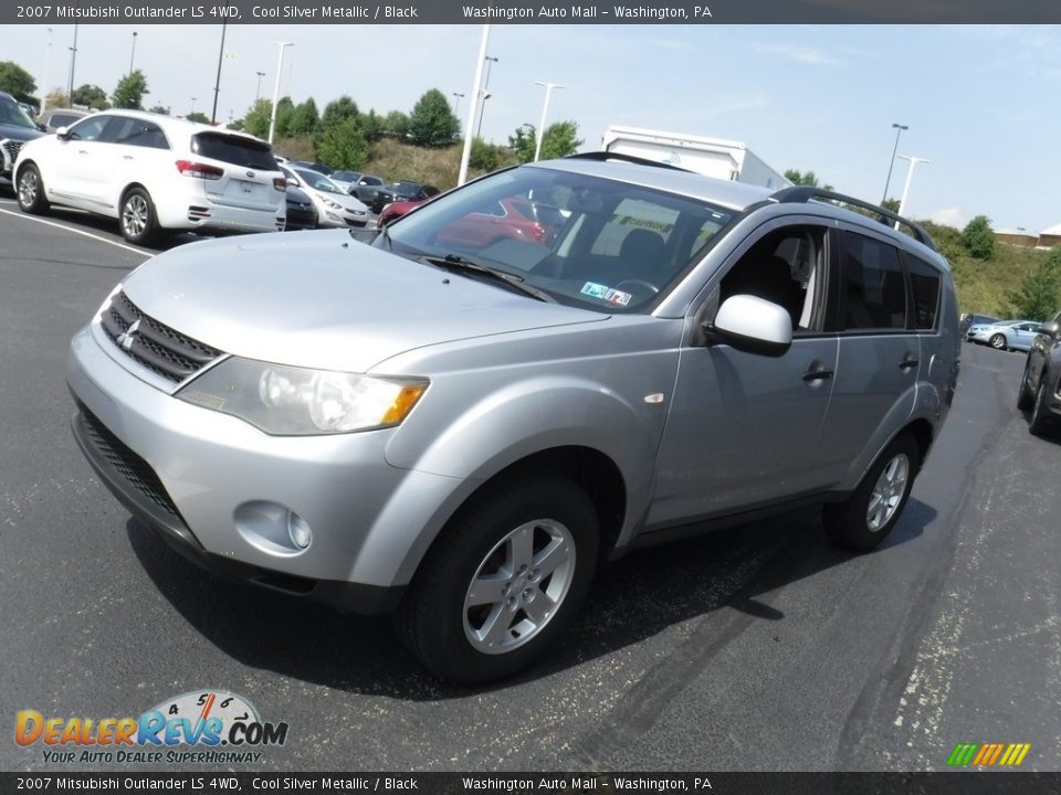2007 Mitsubishi Outlander LS 4WD Cool Silver Metallic / Black Photo #5