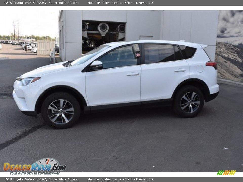 2018 Toyota RAV4 XLE AWD Super White / Black Photo #3