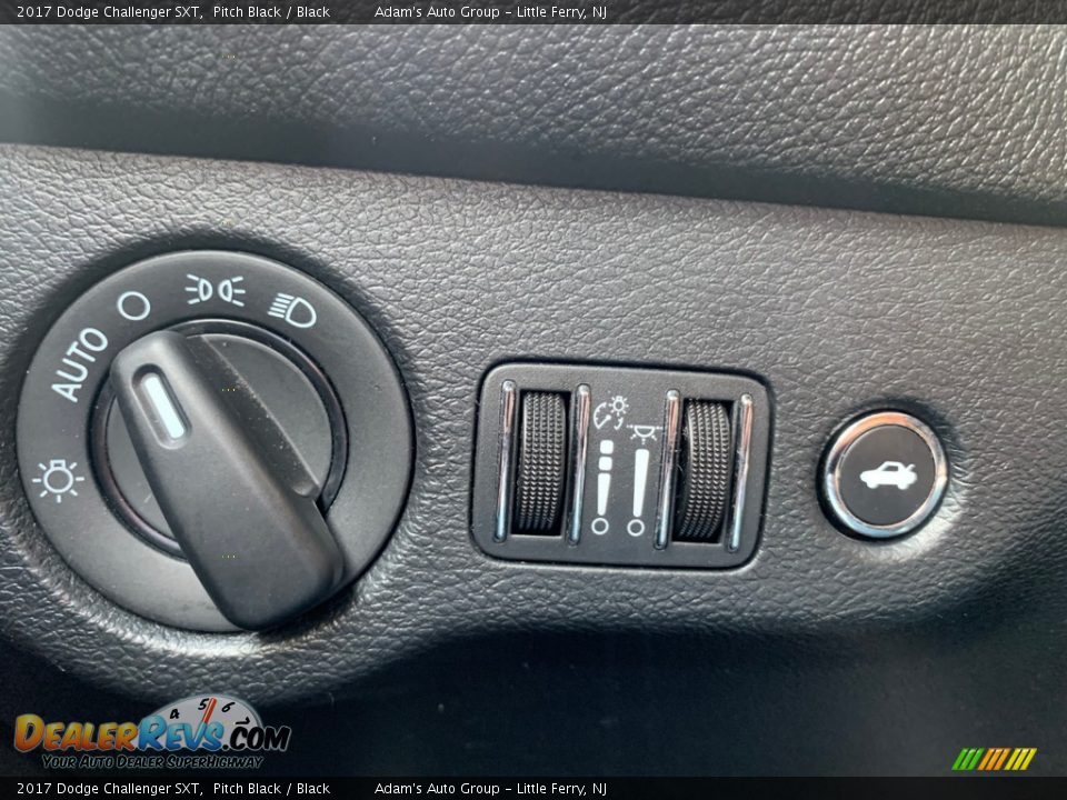 2017 Dodge Challenger SXT Pitch Black / Black Photo #13