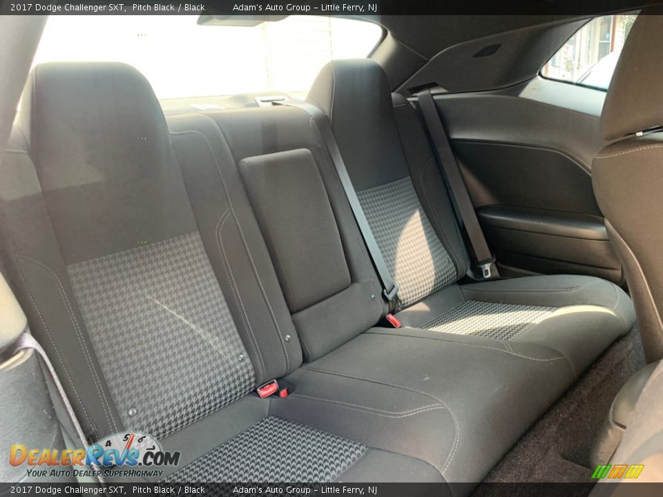 2017 Dodge Challenger SXT Pitch Black / Black Photo #23