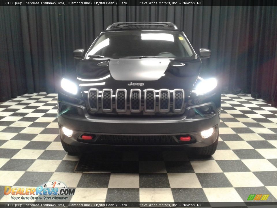 2017 Jeep Cherokee Trailhawk 4x4 Diamond Black Crystal Pearl / Black Photo #3