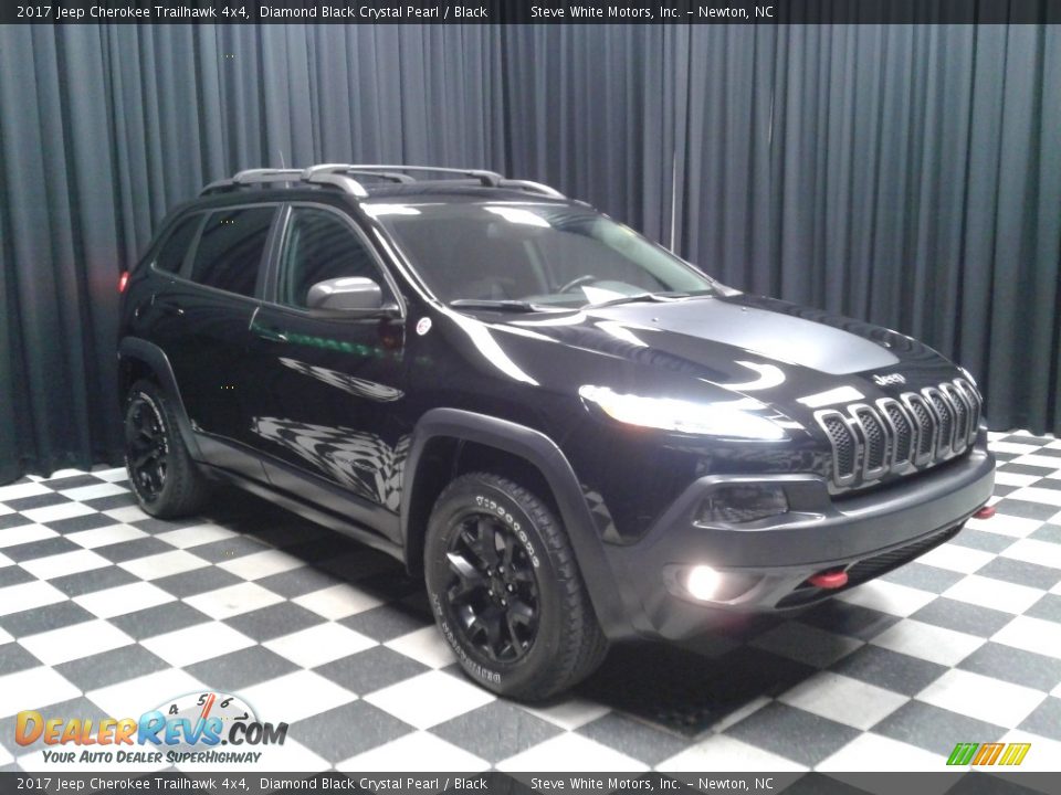 2017 Jeep Cherokee Trailhawk 4x4 Diamond Black Crystal Pearl / Black Photo #4