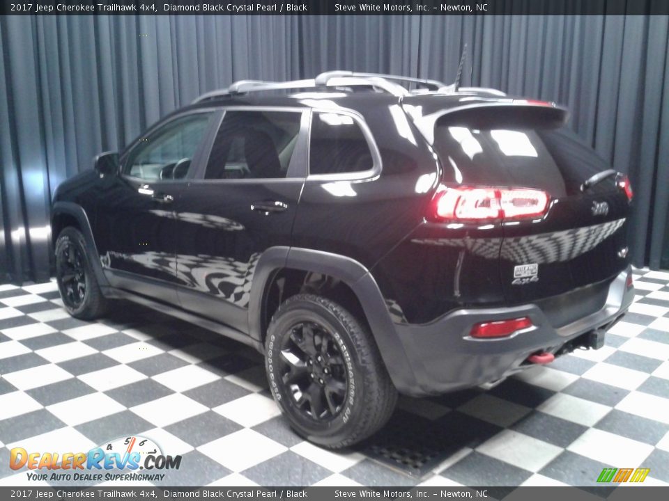 2017 Jeep Cherokee Trailhawk 4x4 Diamond Black Crystal Pearl / Black Photo #8