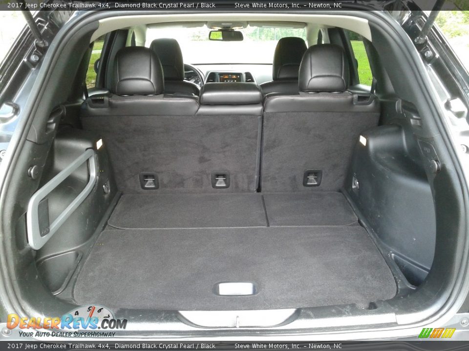 2017 Jeep Cherokee Trailhawk 4x4 Diamond Black Crystal Pearl / Black Photo #12