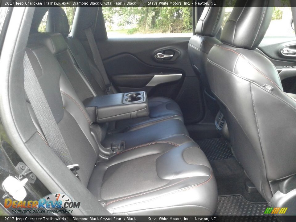2017 Jeep Cherokee Trailhawk 4x4 Diamond Black Crystal Pearl / Black Photo #13
