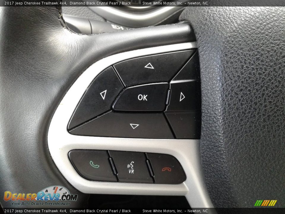 2017 Jeep Cherokee Trailhawk 4x4 Diamond Black Crystal Pearl / Black Photo #16