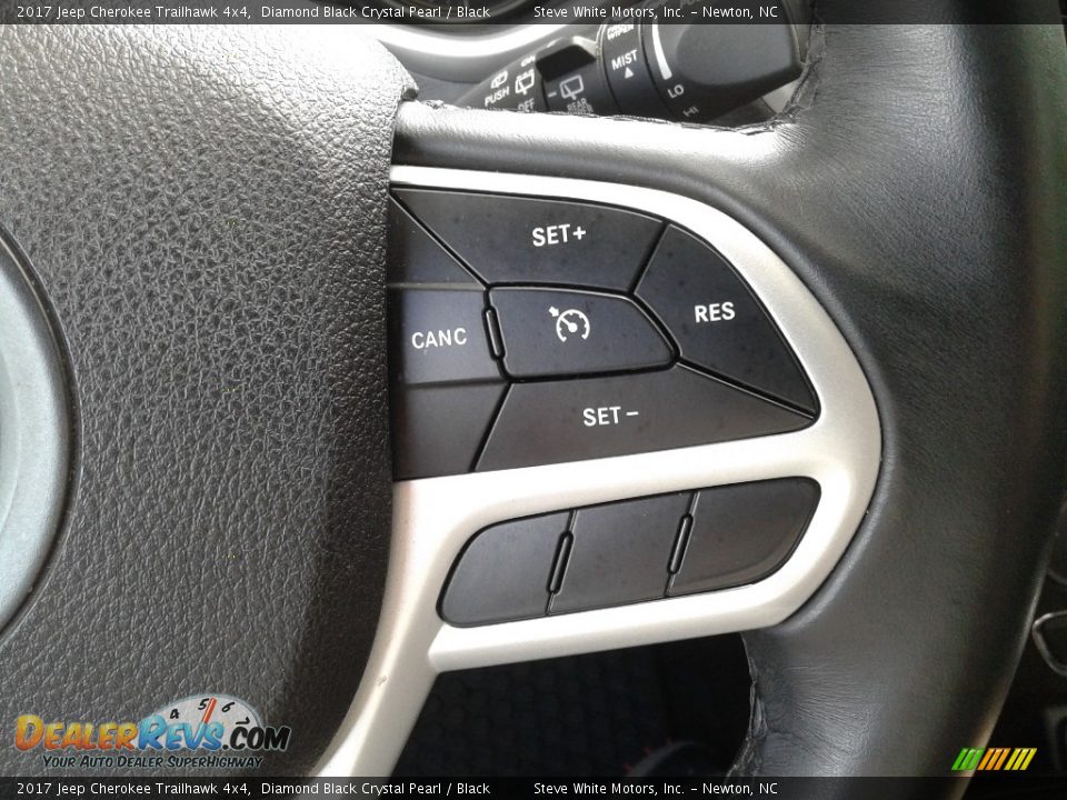 2017 Jeep Cherokee Trailhawk 4x4 Diamond Black Crystal Pearl / Black Photo #17
