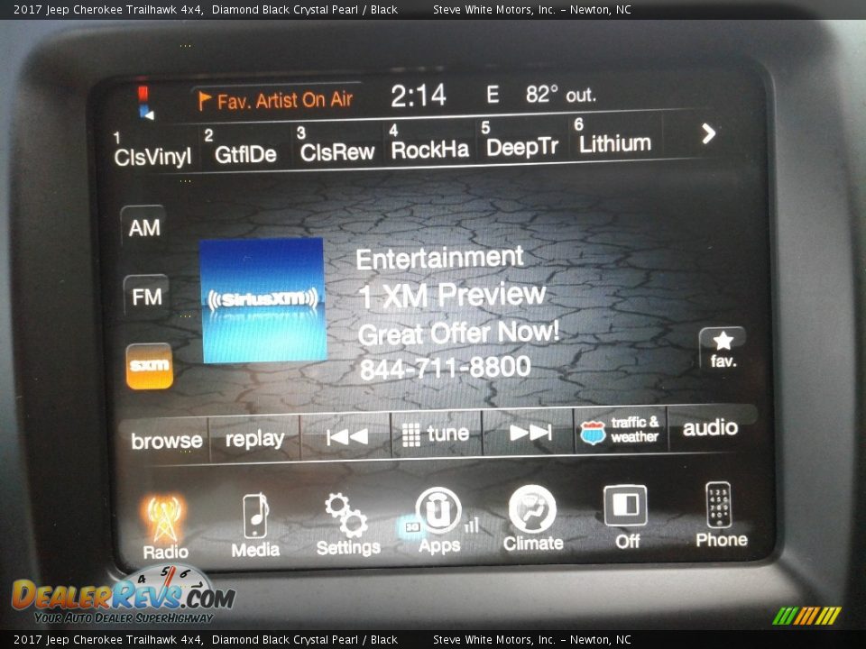 2017 Jeep Cherokee Trailhawk 4x4 Diamond Black Crystal Pearl / Black Photo #20