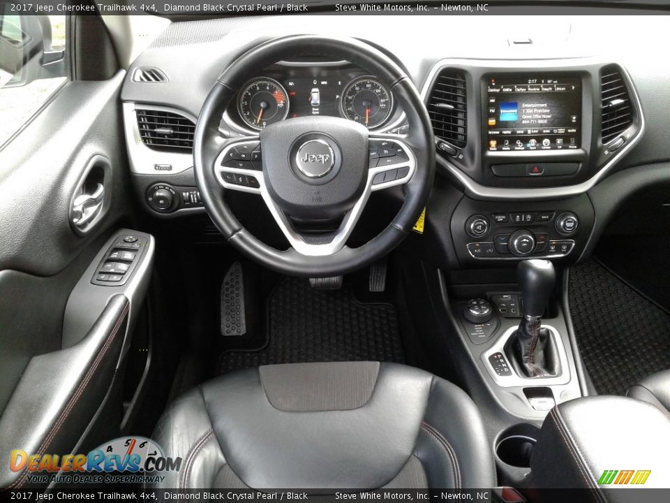 2017 Jeep Cherokee Trailhawk 4x4 Diamond Black Crystal Pearl / Black Photo #28