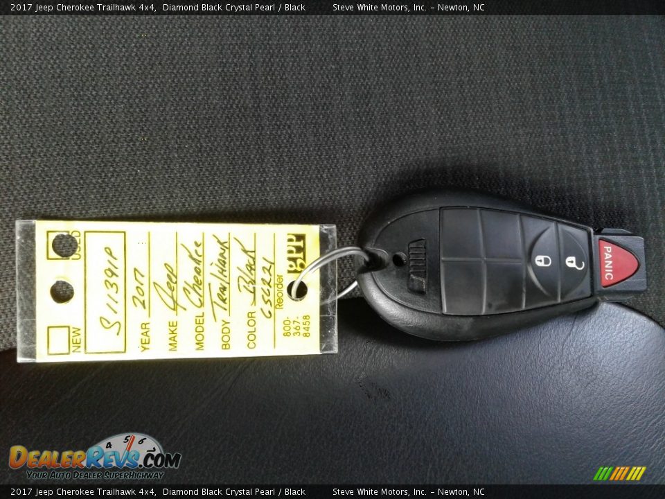 2017 Jeep Cherokee Trailhawk 4x4 Diamond Black Crystal Pearl / Black Photo #30