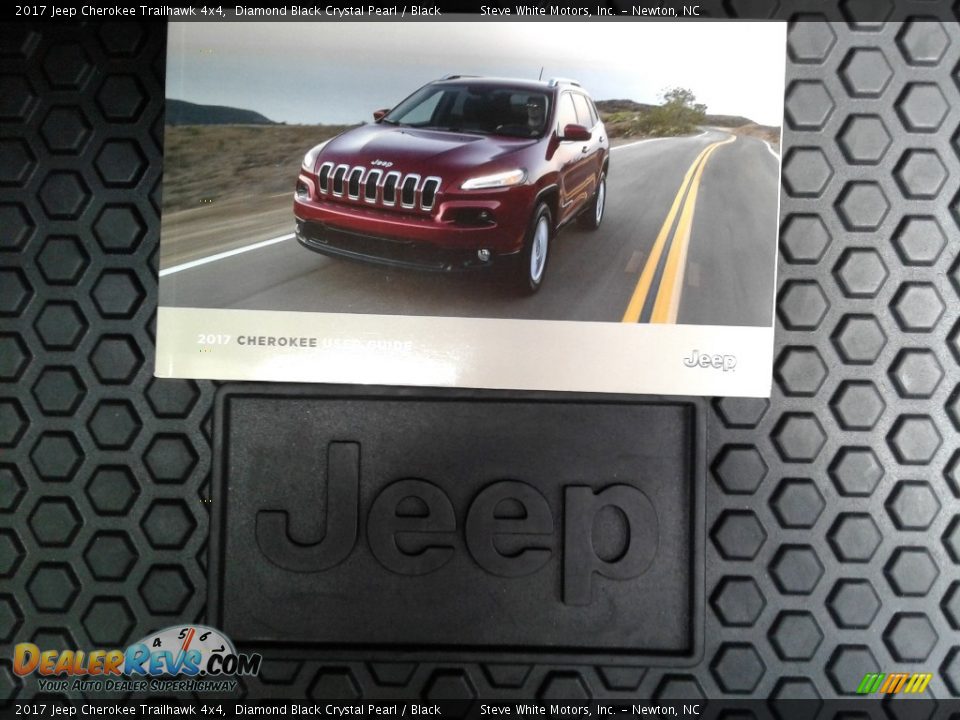 2017 Jeep Cherokee Trailhawk 4x4 Diamond Black Crystal Pearl / Black Photo #33