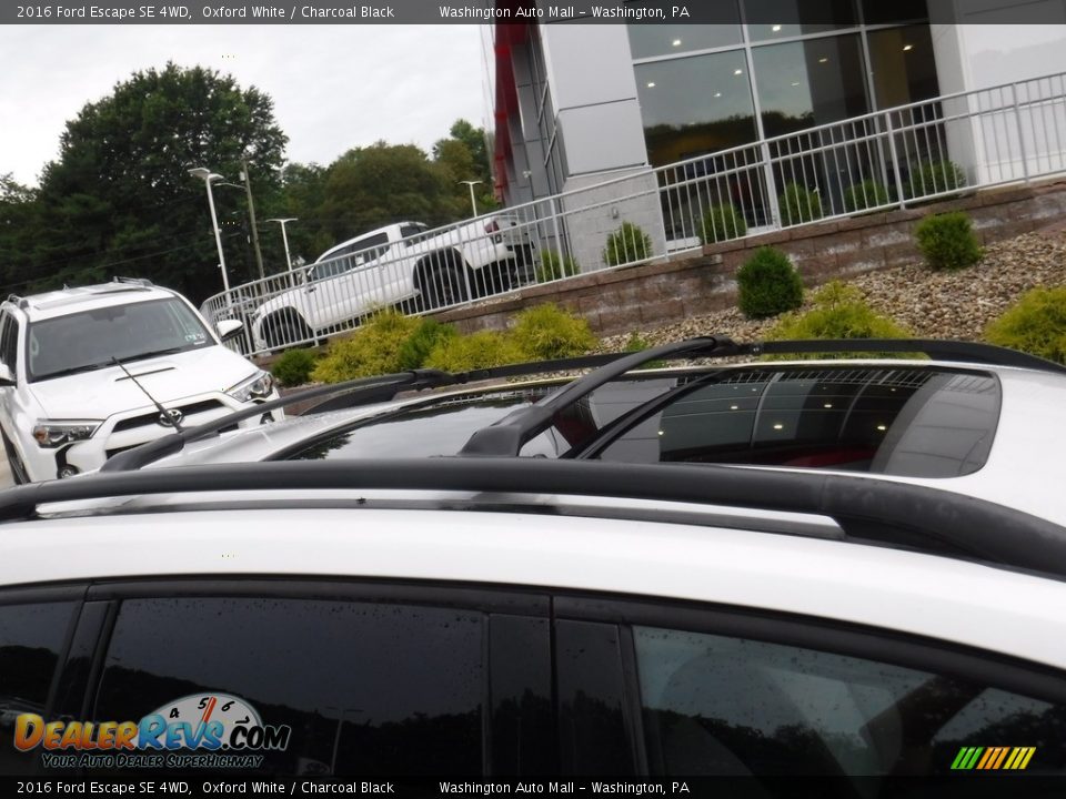 2016 Ford Escape SE 4WD Oxford White / Charcoal Black Photo #4