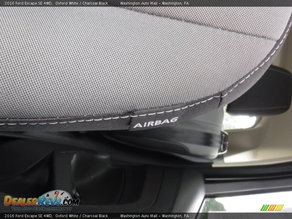 2016 Ford Escape SE 4WD Oxford White / Charcoal Black Photo #17