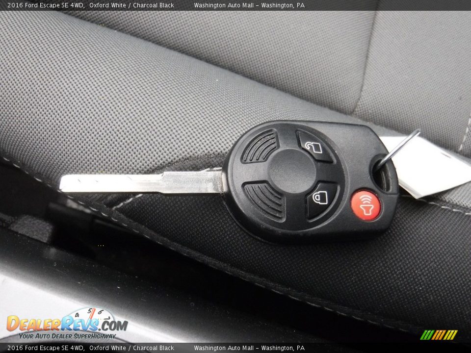 2016 Ford Escape SE 4WD Oxford White / Charcoal Black Photo #28