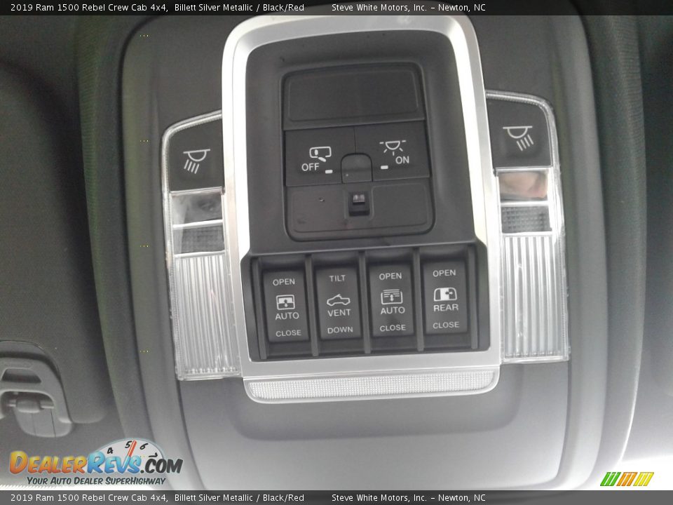 2019 Ram 1500 Rebel Crew Cab 4x4 Billett Silver Metallic / Black/Red Photo #32