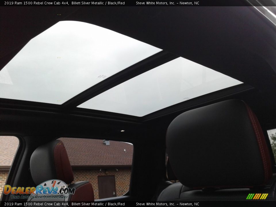 2019 Ram 1500 Rebel Crew Cab 4x4 Billett Silver Metallic / Black/Red Photo #33