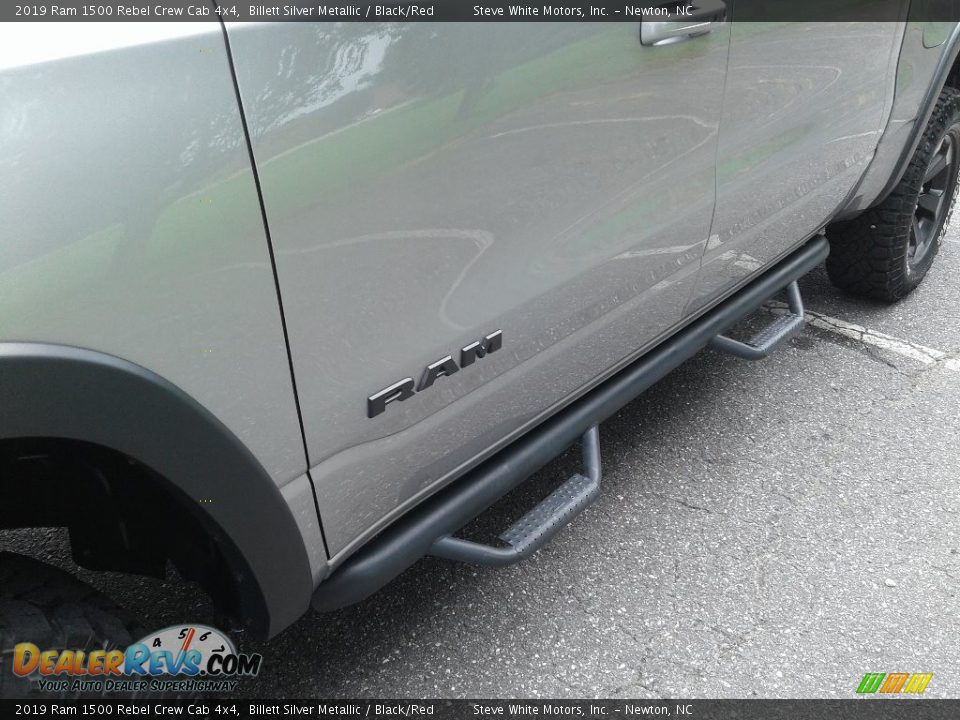 2019 Ram 1500 Rebel Crew Cab 4x4 Billett Silver Metallic / Black/Red Photo #35