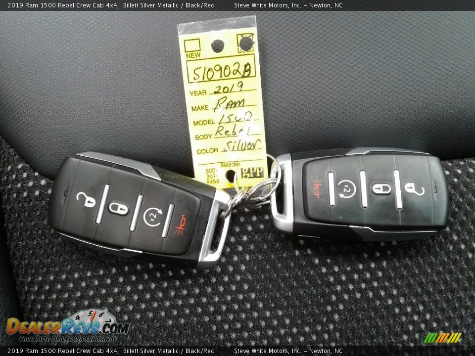 2019 Ram 1500 Rebel Crew Cab 4x4 Billett Silver Metallic / Black/Red Photo #36