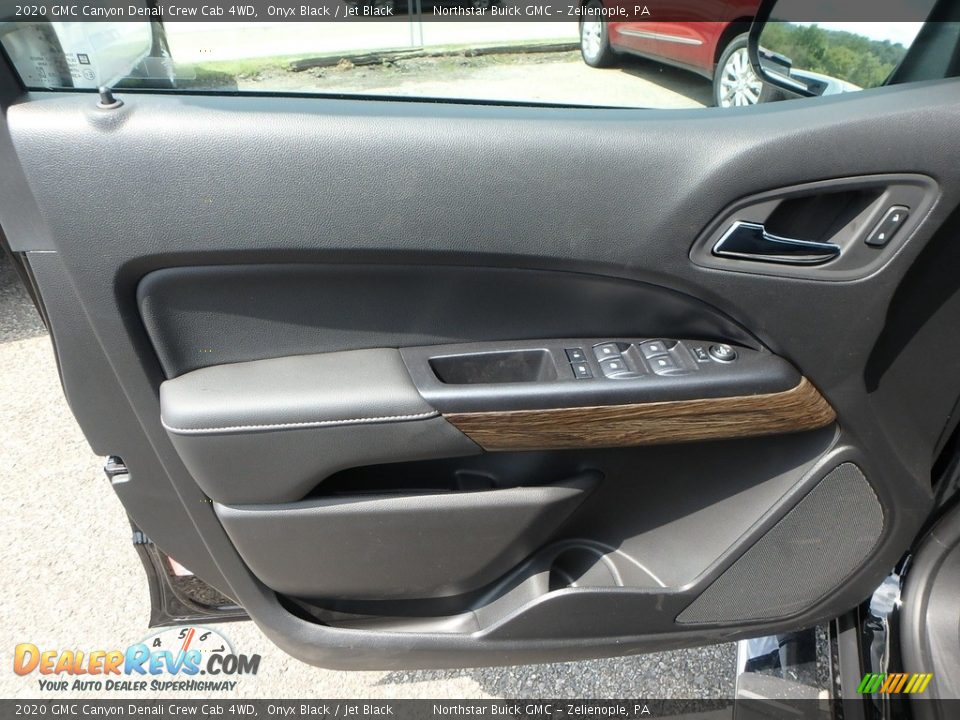 Door Panel of 2020 GMC Canyon Denali Crew Cab 4WD Photo #16