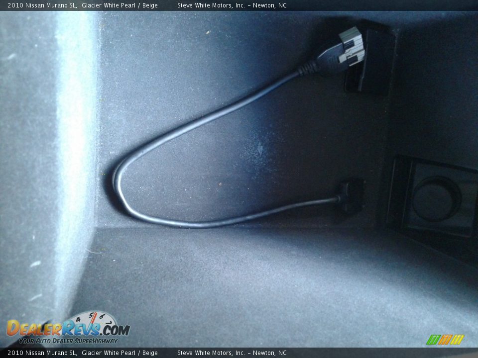 2010 Nissan Murano SL Glacier White Pearl / Beige Photo #26