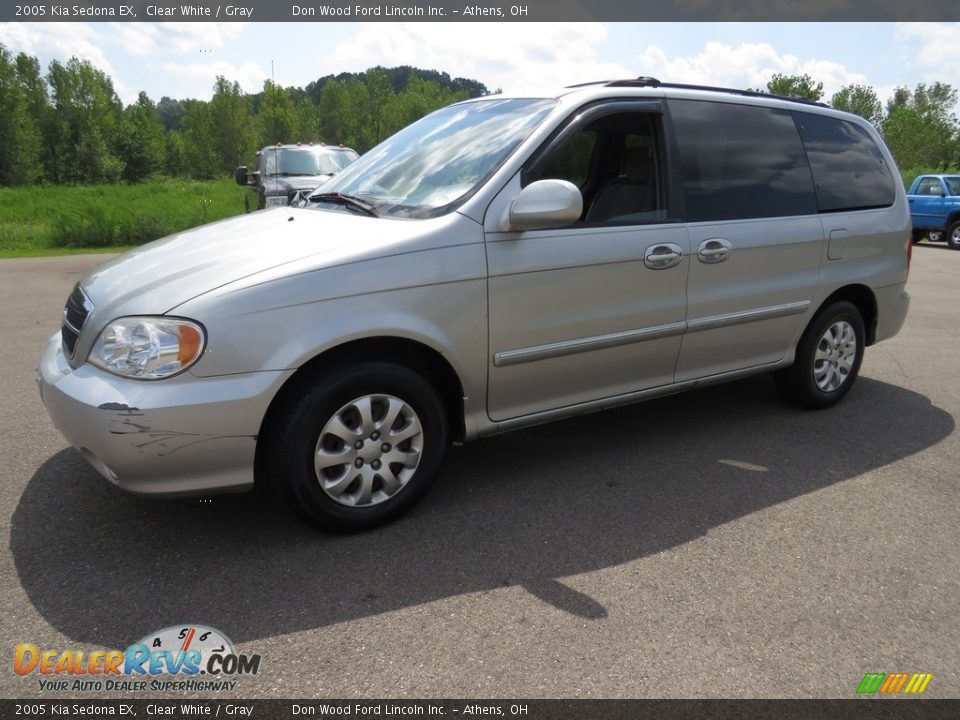 2005 Kia Sedona EX Clear White / Gray Photo #6