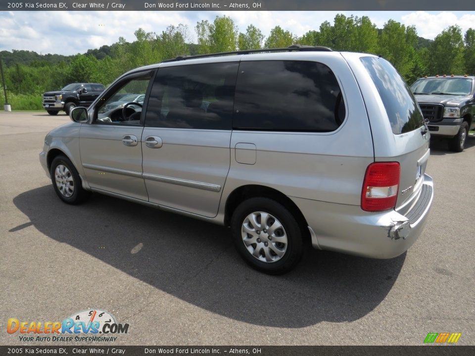 2005 Kia Sedona EX Clear White / Gray Photo #8