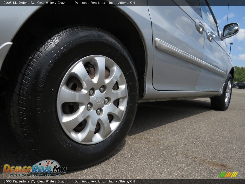 2005 Kia Sedona EX Clear White / Gray Photo #14