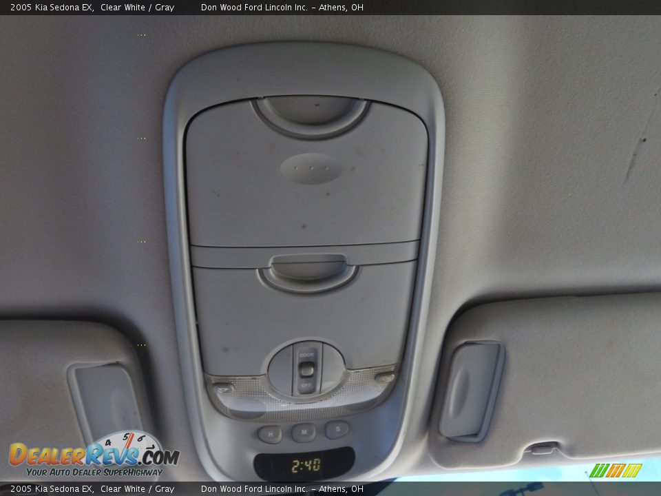 2005 Kia Sedona EX Clear White / Gray Photo #35