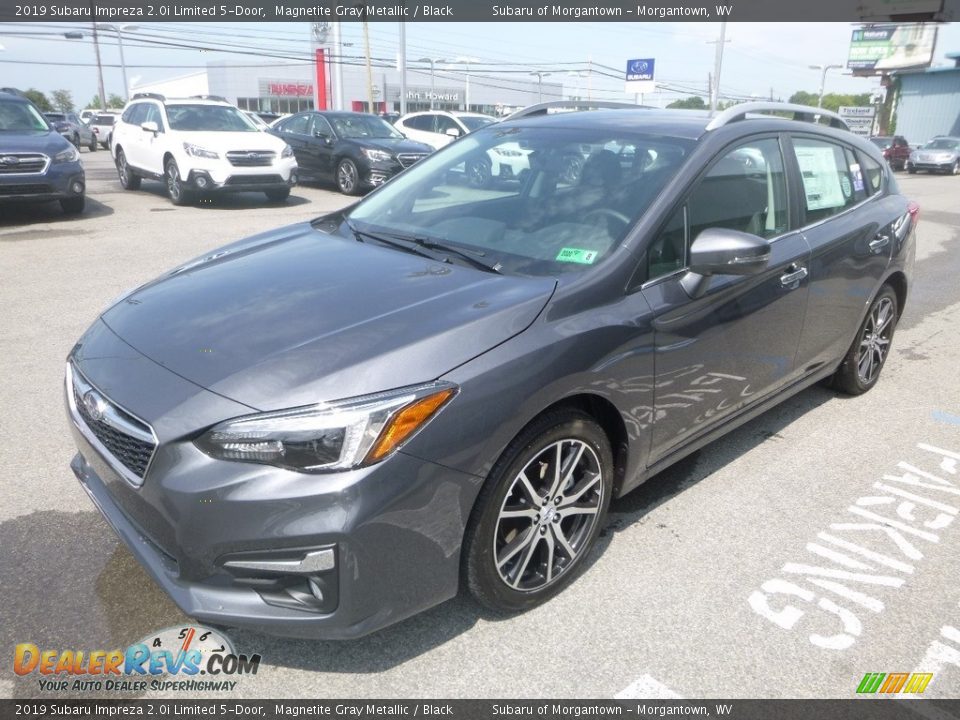 Front 3/4 View of 2019 Subaru Impreza 2.0i Limited 5-Door Photo #8