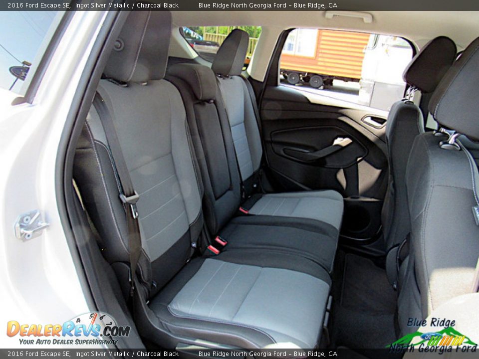 2016 Ford Escape SE Ingot Silver Metallic / Charcoal Black Photo #12