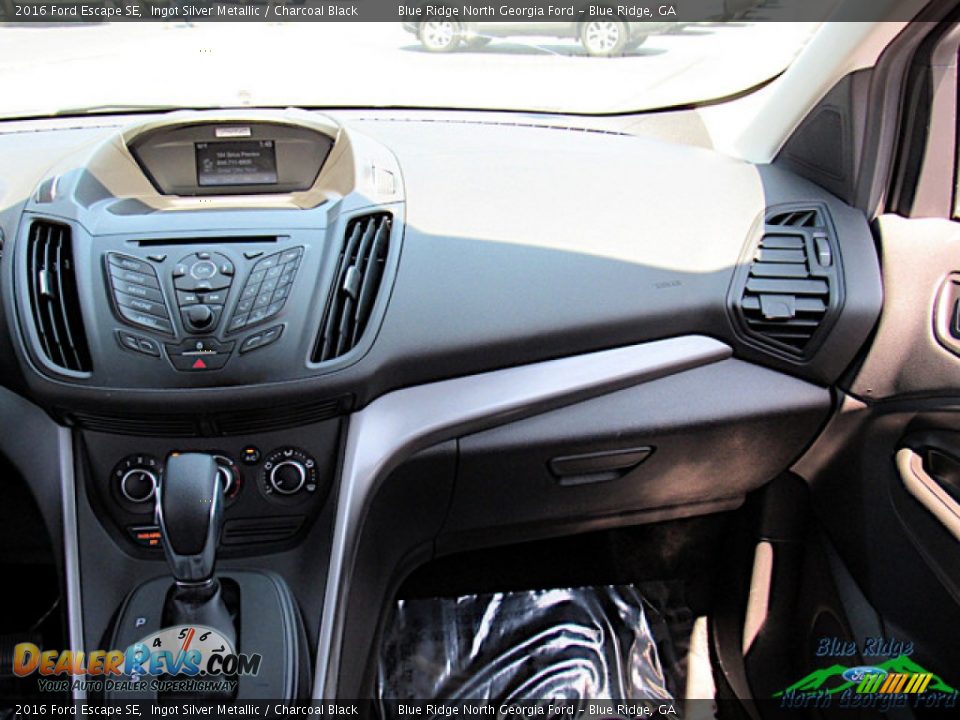2016 Ford Escape SE Ingot Silver Metallic / Charcoal Black Photo #16