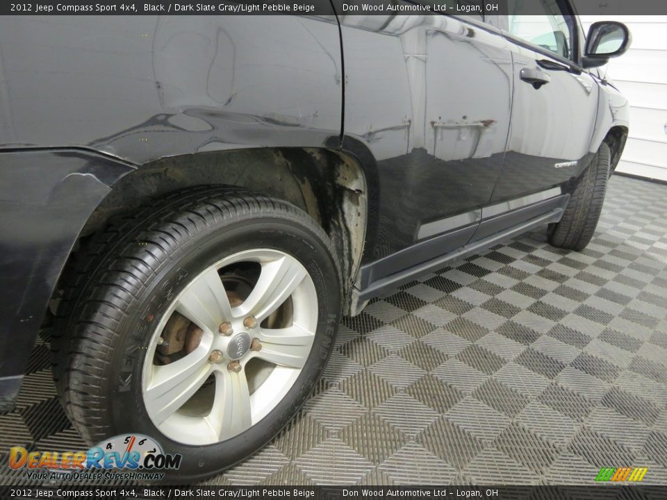 2012 Jeep Compass Sport 4x4 Black / Dark Slate Gray/Light Pebble Beige Photo #15