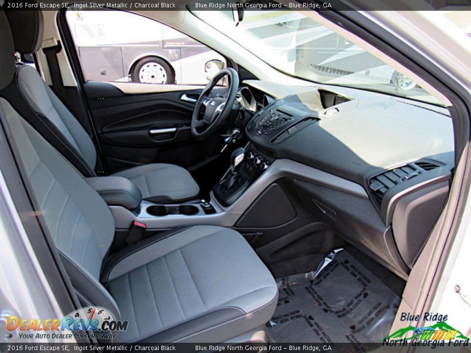 2016 Ford Escape SE Ingot Silver Metallic / Charcoal Black Photo #28