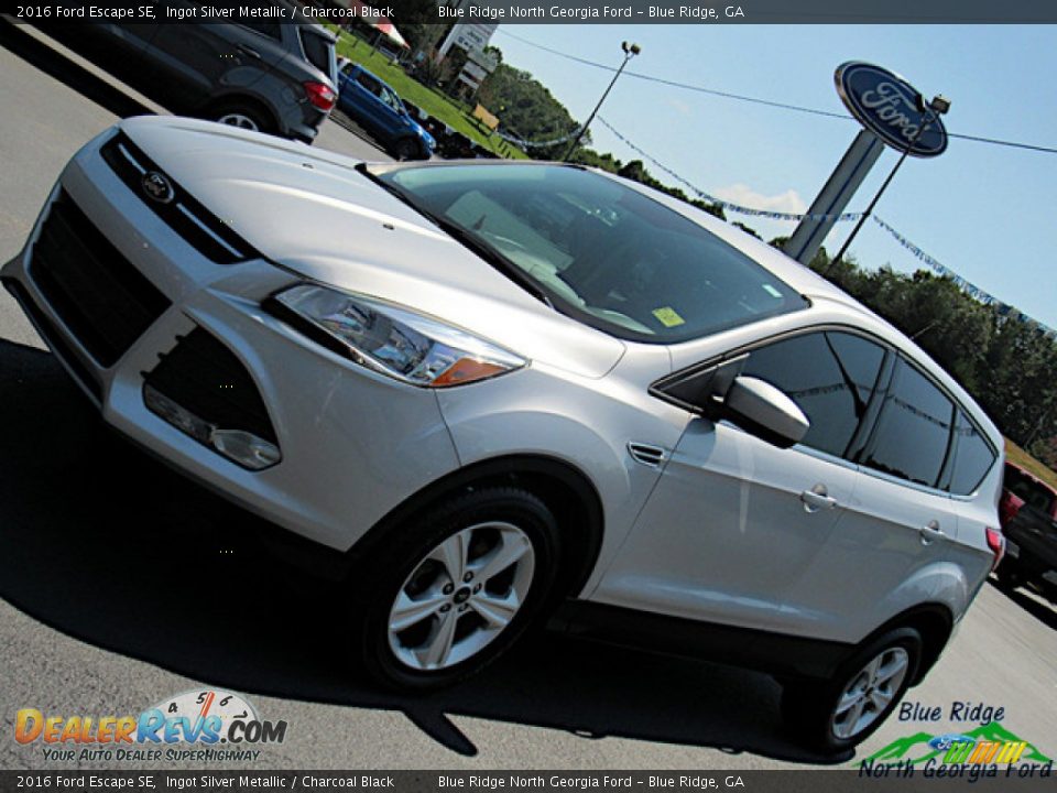 2016 Ford Escape SE Ingot Silver Metallic / Charcoal Black Photo #30
