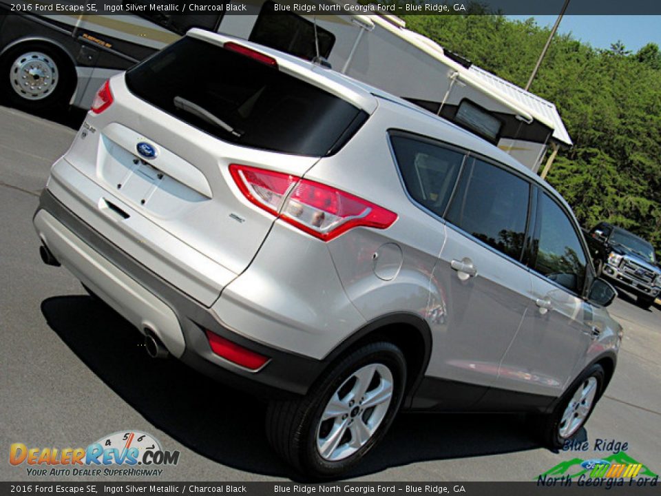 2016 Ford Escape SE Ingot Silver Metallic / Charcoal Black Photo #32