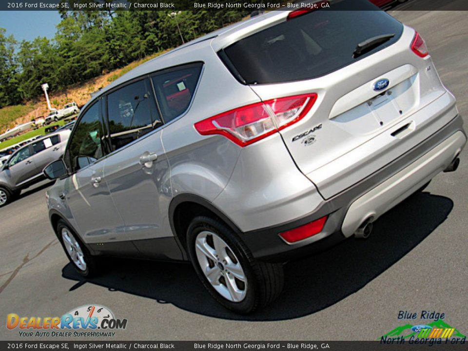 2016 Ford Escape SE Ingot Silver Metallic / Charcoal Black Photo #33
