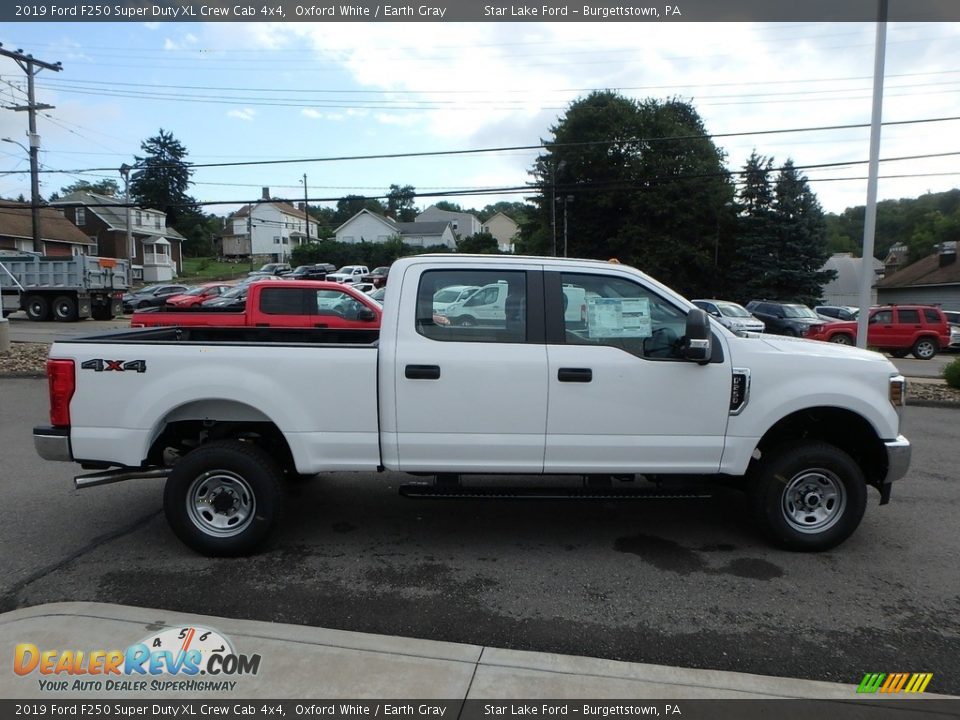 2019 Ford F250 Super Duty XL Crew Cab 4x4 Oxford White / Earth Gray Photo #4