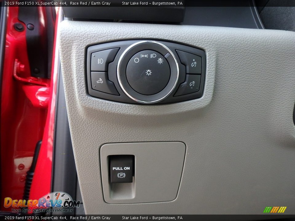 2019 Ford F150 XL SuperCab 4x4 Race Red / Earth Gray Photo #10