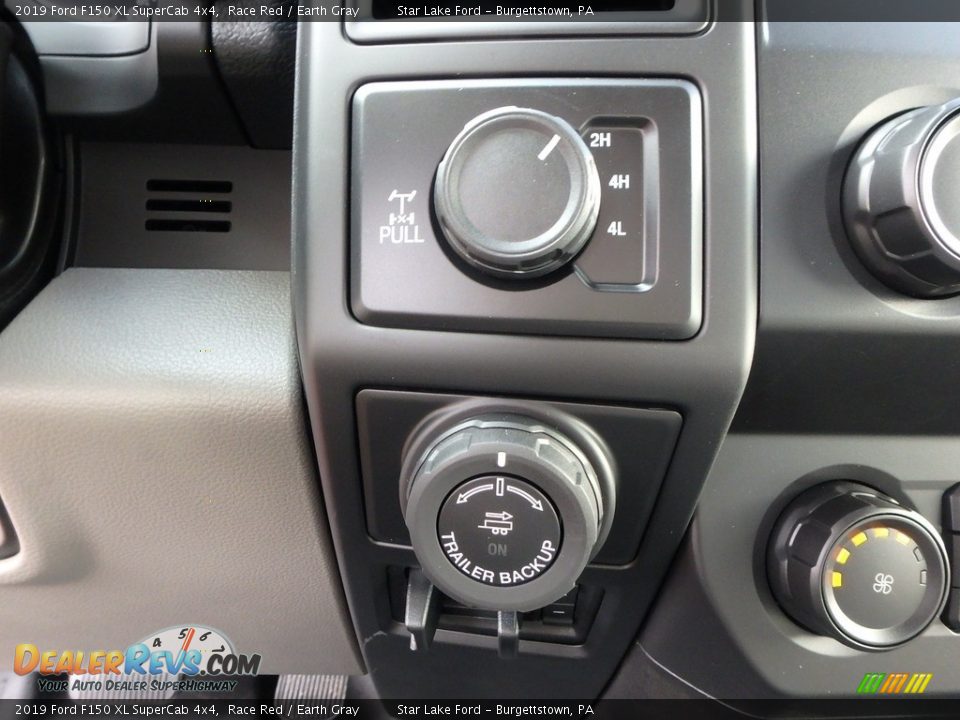 2019 Ford F150 XL SuperCab 4x4 Race Red / Earth Gray Photo #17