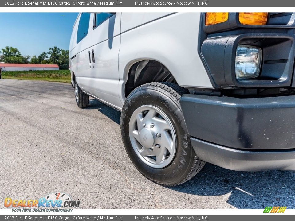 2013 Ford E Series Van E150 Cargo Oxford White / Medium Flint Photo #4