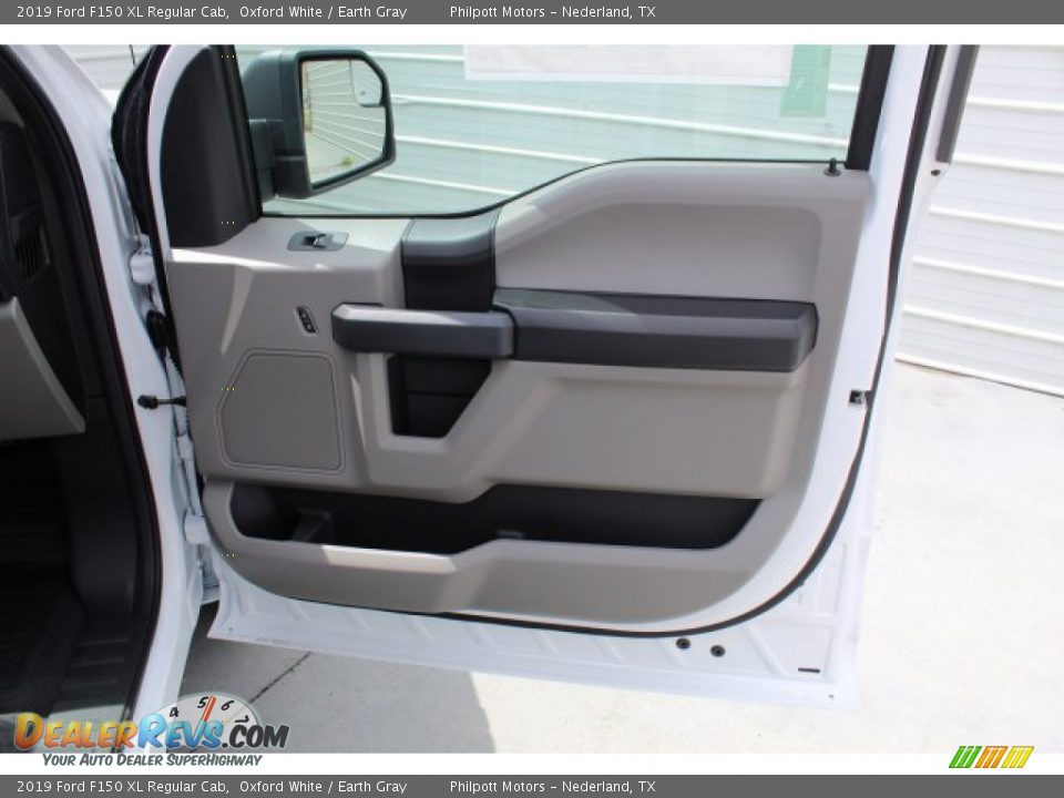 2019 Ford F150 XL Regular Cab Oxford White / Earth Gray Photo #17