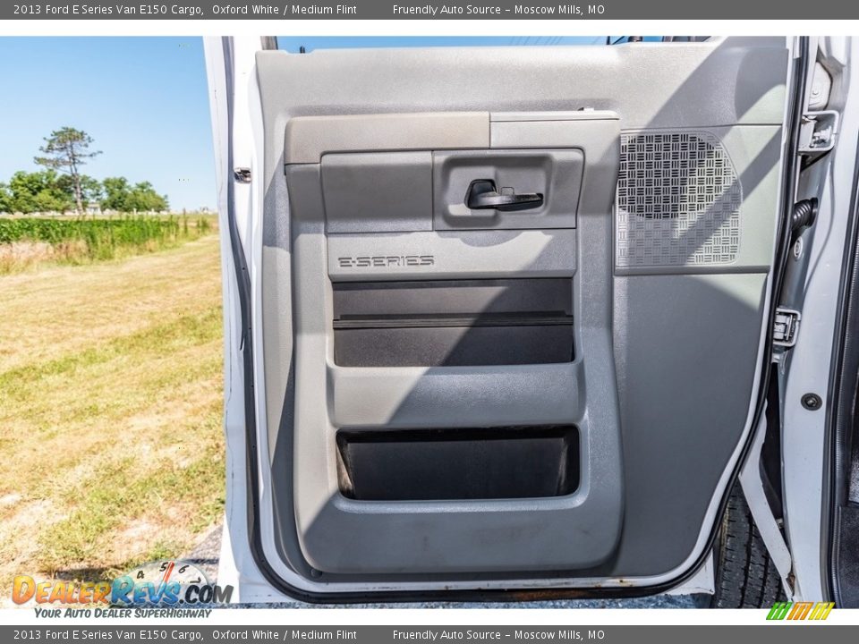 2013 Ford E Series Van E150 Cargo Oxford White / Medium Flint Photo #25