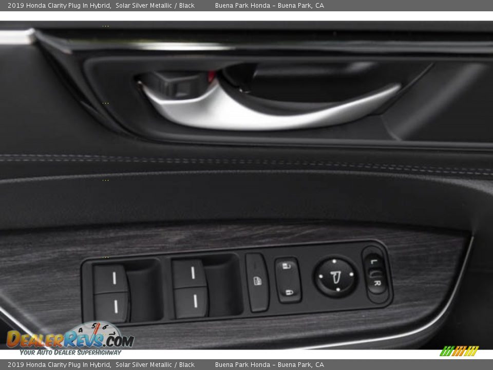 Controls of 2019 Honda Clarity Plug In Hybrid Photo #16