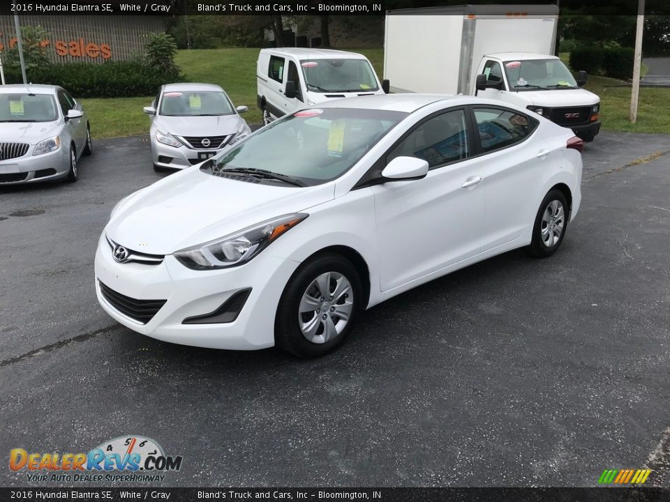 2016 Hyundai Elantra SE White / Gray Photo #2