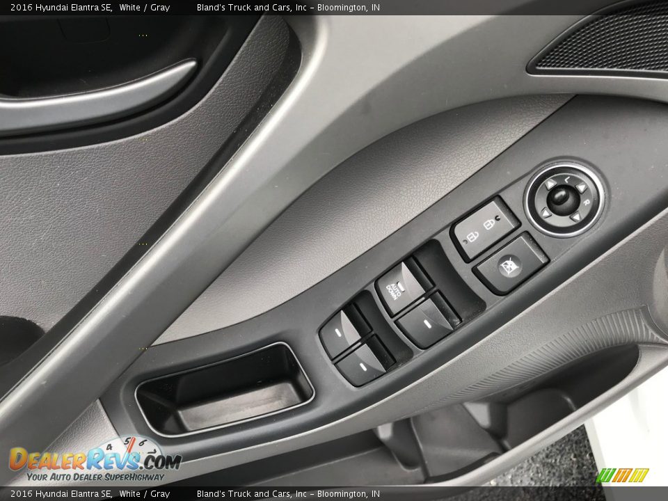 2016 Hyundai Elantra SE White / Gray Photo #10